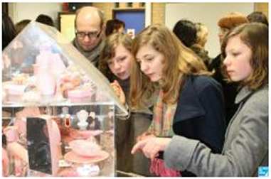  L'exposition est galement ouverte au public aux heures d'ouverture de l'tablissement.
